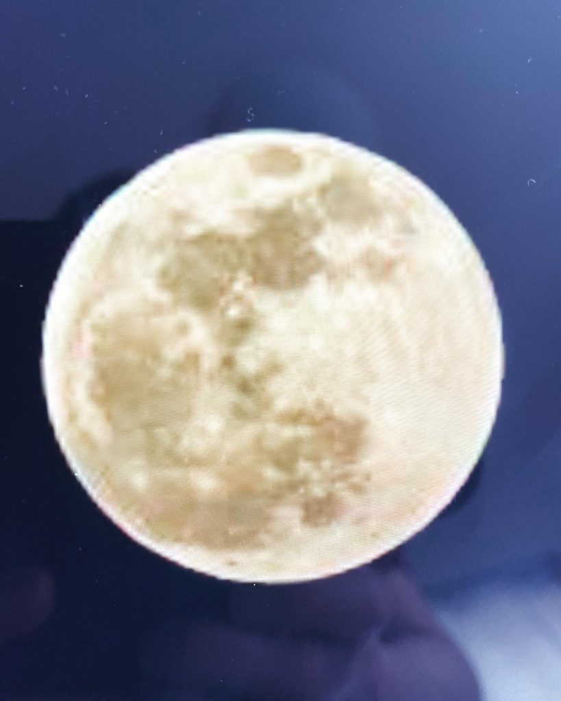 #月の形！月の形が変わる理由は月が地球の周りを回っているからです。