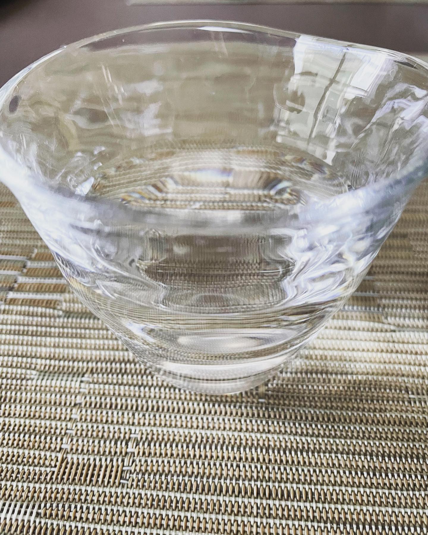 #水の飲み方1日2ﾘｯﾄﾙ喉が渇く前に、ガブ飲みはしない。冷たい水は、血管収縮、関節炎、心拍数低下、肥満の原因にもなります。