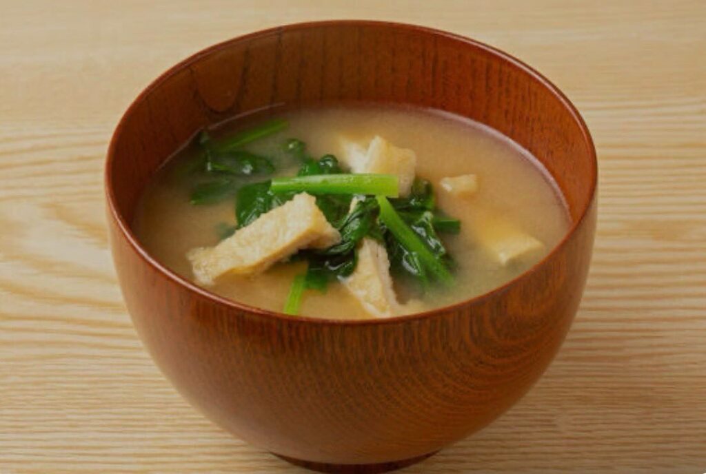 #味噌汁！味噌汁に混ぜるだけで糖尿病を予防する具材は？白ネギ、豆腐、きのこ、魚、ワカメなどが良いでしょう！