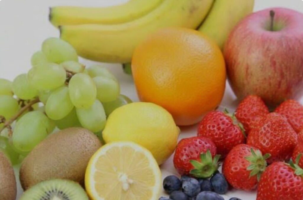 #食べる天然のクスリ！？血糖値、LDLコレステロールを上げない果物とは？1日100g80ｶﾛﾘｰが目安！バナナ（Mサイズ1本分）、りんご（半分ぐらい）、キウイ（1〜1.5)、ブルーベリーなど！